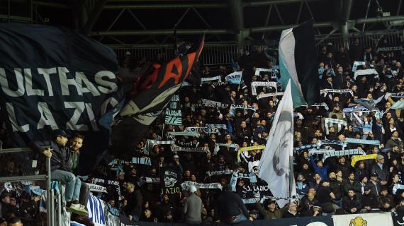 Lazio, duro confronto fra i tifosi e la squadra al termine della partita contro il Monza