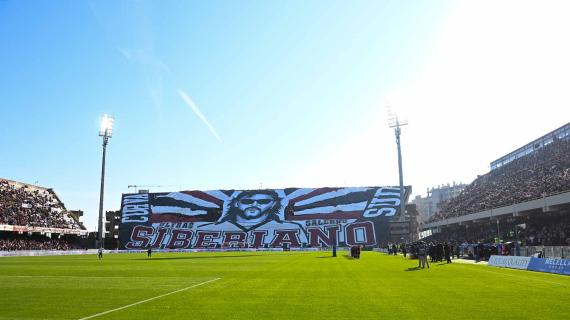 Salernitana, ultras da brividi: scenografia realizzata con i bambini. Iervolino tra cessione e rilancio