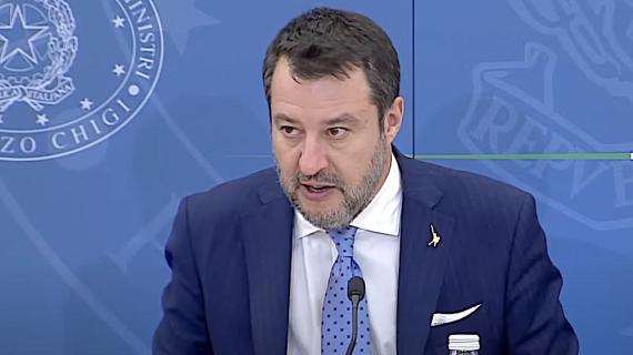 Salvini ha una richiesta per il Milan: "Un allenatore che mi faccia vincere un derby"