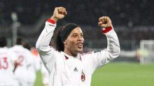 28 settembre 2008, Ronaldinho segna il suo primo gol italiano. E batte l