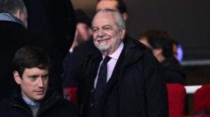 Il Napoli torna in vetta, De Laurentiis twitta: "Per scaramanzia non diciamo nulla"