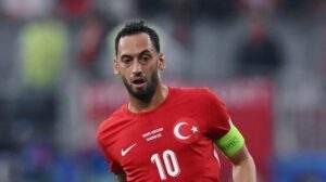 Calhanoglu: "Ritorno in Turchia? Non lo so, spero solo di chiudere al meglio la carriera"