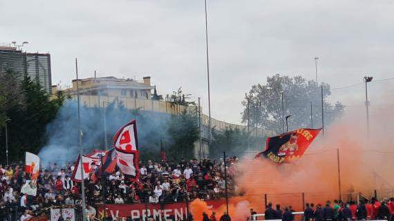 Sostegno alla squadra e a Gila: i tifosi del Genoa suonano la carica. E Balotelli è "congelato"