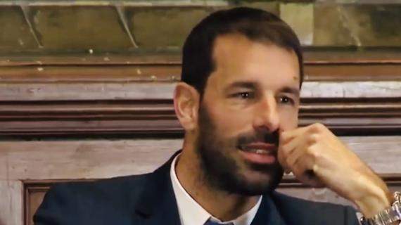 United, Van Nistelrooy: "Ten Hag mi ha riportato qui. Temporaneamente gestirò il club che amo"