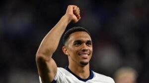 Alexander-Arnold al Real, Carragher spaventa il Liverpool: "Con l