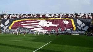 Salernitana, i tifosi non ci stanno: al vaglio lo sciopero del tifo nel match con la Carrarese