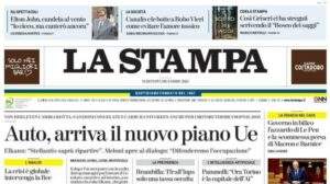 La Stampa sulla Juventus: "Vlahovic scalpita e punta la sfida con il Bologna"