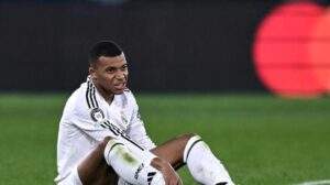 Real, apprensione per Mbappe: infortunio contro l