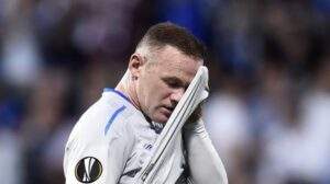 Rooney, figuraccia totale al Plymouth: prende 10 gol in 2 partite, i tifosi invocano l