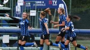 Serie A Femminile, Roma e Inter tengono viva la corsa Scudetto. Primo ko per la Juve